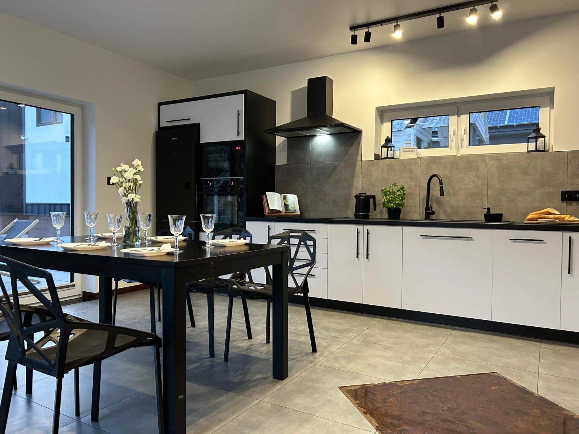 Black & White Ferienhaus *